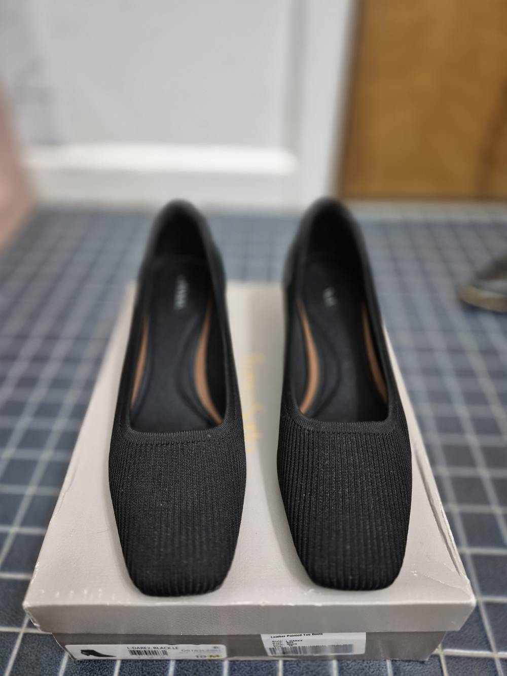 Vivaia Classic Black Knit Square-Toe Slip-On Flats